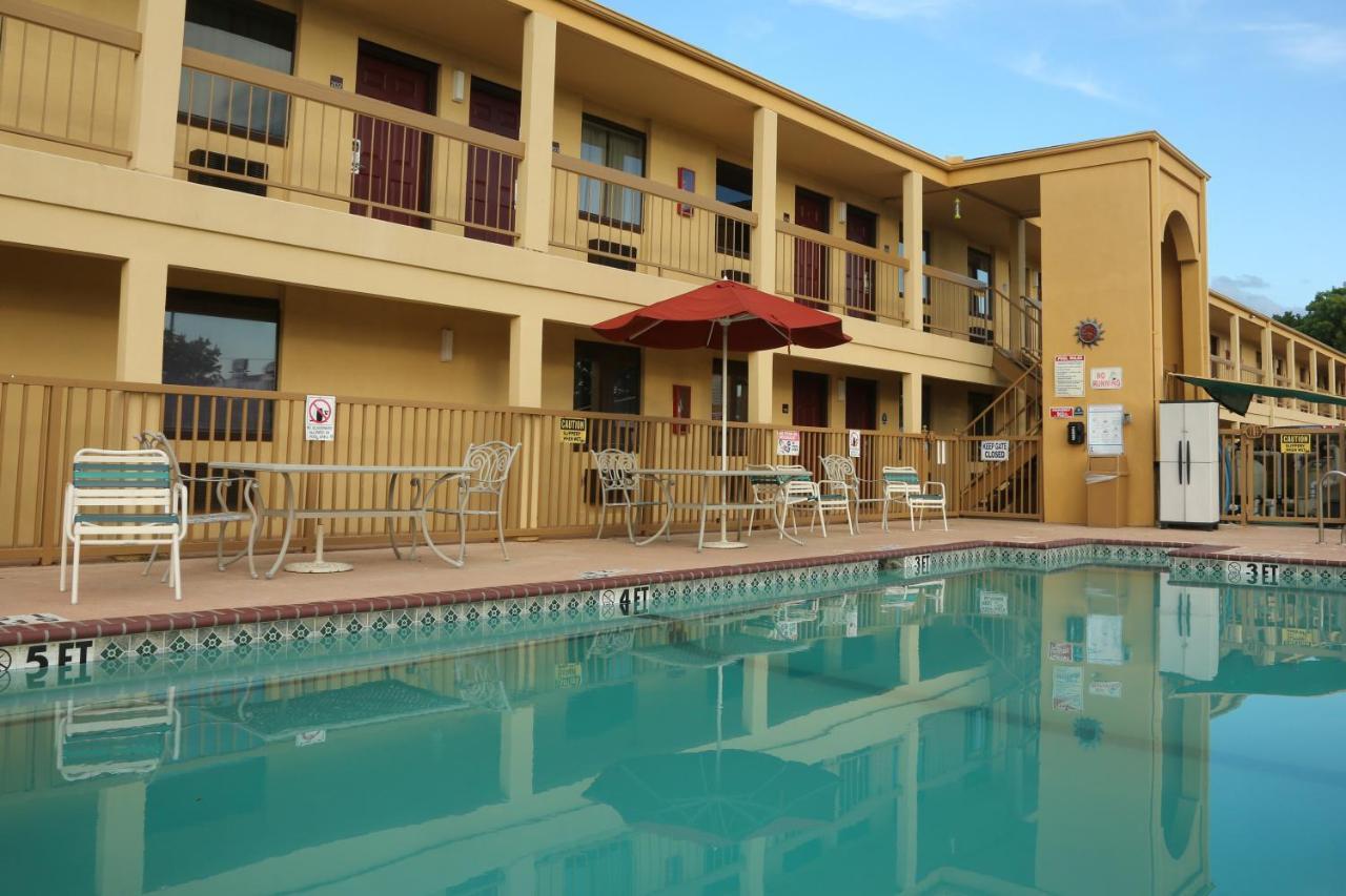 Red Roof Inn Ardmore Dış mekan fotoğraf
